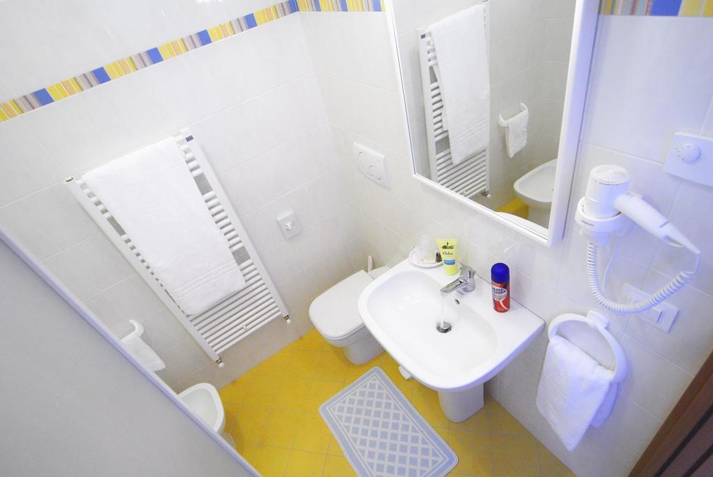 Camere Delfini Palmanova Dış mekan fotoğraf